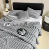 毛布の模倣ウサギベルベット秋の暖かいベッド毛布暖かさコーラルフリースソファスロー快適なシーツ冬231207