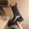 Martin Boots Smoke Tubo da donna stile inglese a tubo medio Autunno Inverno Suola singola spessa con stivali corti Chelsea ad altezza interna rialzata