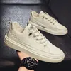 Klänningsskor Herrens casualskor Lätt andningsbara män skor platt snörning män sneakers vit affärsresor tenis maskulino skor 231207