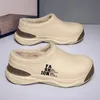 Terlik Erkekler Pamuk Terici Kış Sıcak Düz Sandalet Su geçirmez Sıradan Spor Ayakkabıları Kapalı Ev Eva Peluş Kürk Moda 231206