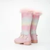 Botas 2023 outono inverno meninas arco-íris princesa moda crianças rosa joelho comprimento sapatos de pele de pelúcia 231207