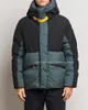 Mens Downs Winter White Duck Down Parajum Color, соответствующий черному и зеленому куртке с капюшоном.