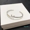 Pulsera de diseñador para mujer, brazalete abierto a la moda para mujer, pulsera con letras doradas y plateadas, joyería