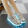 Chaussures habillées baskets lumineuses pour femmes décontracté LED brillant hommes mode plat course LED rechargeable couple 231207