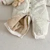 Barboteuses Bébé hiver barboteuse doublure en laine d'agneau combinaison enfant en bas âge avec ours jouets épais chaud enfants tenue infantile né garçons filles vêtements 231207