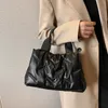 Sacos de noite moda algodão acolchoado tote para mulheres designer de luxo senhoras bolsas inverno espaço para baixo cor sólida bolsa de embreagem 231207