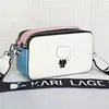 Mode Kar Lagfel MultiColor Kameratasche Schnappschuss Designertasche Luxushandtasche Umhängetaschen Damenmode TieDye Wide Strap Leder Italic Flash Strap Texture Top