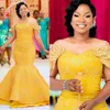 2023 Aso Ebi Promdress Giallo Sirena con spalle scoperte Applique in pizzo Abito da sera in rilievo Abiti di gala Secondo ricevimento Abiti da ballo Festa di compleanno Abito africano AM100