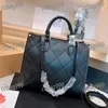 Black Portable Women Large Capacity Tote Bag Genuine Leather Diamond Lattice Quilted Embossed Letter Luxury Handbag Designer Wallet Classic Suitcase Sacoche 30CM