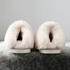 Sandales hiver femmes pantoufles fausse fourrure daim mode chaud intérieur hommes pantoufle maison coton chaussures chambre en peluche polaire moelleux 231206