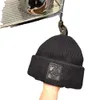 Caps Lowewe Najwyższej jakości wypoczynek Lowe Designer Designer Cap Men's and Women's Fit Cashmere Skull Hat Outdoor Fashion