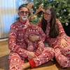 Dopasowanie rodzinnych strojów Bożego Narodzenia pasują do rodziny piżamy