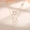 Hängen Jialy Double Clover S Sterling Sier Necklace Rose Color Pendant CLAVICLE CHAIN ​​FÖR KVINNS FÖDELSEGIFTSMEDLIGHET