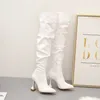 Botlar 2024 Dizler üzerinde kadınlar sivri uçlu beyaz pileli deri sonbahar/kış moda pisti garip yüksek topuklu ayakkabılar