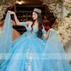 Księżniczka Quinceanera Błękitne sukienki niebo piłka 2024 Kwiatowa aplikacja Kryształy Kryształy Perły Przyjęcia urodzinowe Sweet 16 Sukienka