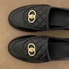 Chaussures habillées Mocassins de créateurs Automne Cuir All-Match Petits canaux Cuir Haute Qualité Femmes Oxford Single Foot Boucle en métal Noir Single Shoe Ballerines