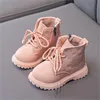 2024 automne hiver bottes pour enfants bottes tendance pour garçon fille sangle croisée fermeture éclair latérale bottes en cuir pu souple de qualité supérieure marée antidérapante plate