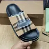 10A Designer Slippers mousse Men Chaussures Chaussures Femmes Sandales Classic Vérifier la pantoufle Hollow Out Hol Sandal Rubber Slides Summer Belk Slide Mens Flip Flops with Box