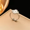 Anneau de créateur 4 / quatre feuilles anneau d'anneau pour femmes en or silver plaqué anneaux d'amour de luxe accessoires de bijoux fête cadeau