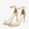 Kända kvinnor Sandaler Alva 85 mm Pumpar Ice White Gold Particulate Glitter Italy Populära Peep Toes Clare Ankel Sling Designer Wedding Party Sandal High Heels Box EU 35-43