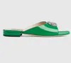 Lyxvarumärke Kristalluppsättning Double-G Sandaler Skor Kvinnor Sparkling Hårdvara Patentläder Naken Black Green Slide Flats Flip Flops Lady Walking Big Size 43