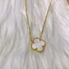 Modeontwerper dames klaver kettingen diamanten ketting staal klassieke sieraden meisje beste huwelijkscadeaus voor feestjurk gouden ketting ijsketting AAAAA met doos