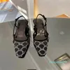 Designer - sandali slingback da donna con pompa aria, scarpe slingback sono presentate in rete nera con fibbia posteriore con motivo scintillante di cristalli