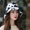 Chapeaux à large bord seau INS automne hiver motif léopard chapeau de pêcheur femmes laine épaisse vache impression pot édition de mode bowling 231208