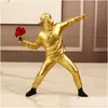 Dekorativa objekt figurer hartstatyer SCPTURES Banksy Flower Thrower Staty Bomber Home Decoration Moderna ornament Figur Otsgx