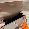 Tote de lujo Adornos de metal Bolso de diseñador Bolso clásico de cuero Saffiano Hemis Bolso de hombro con solapa de herrajes plateados retro Bolsos de embrague de fiesta de moda para mujer 5 colores