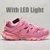 Med Box Track LED 3 3.0 Designerskor för män Kvinnor Triple S Luxury Casual Sneakers Extraordinära designers Platform Sneaker Paris Tess.S. Gomma lädermens tränare