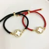 Bracelets croisés en corde de coquillage pour femmes et hommes, 1 pièce, breloque tissée à la main, tressée, taille réglable, porte-bonheur, rouge, noir, bijoux cadeau