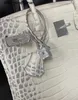 ヒマラヤワニのハンドバッグトートバッグ高感覚ワニヒマラヤホワイトハンドバッグプラチナバッグファッションシルバーバックルダイヤモンド装飾HBM2