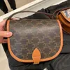 Copie légale Deisgner Celins's Bags boutique en ligne Hong Kong IT Sac bandoulière Arc de Triomphe New Old Flower 2023 Petit cuir Grande capacité Une épaule Postman pour femme