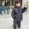 Set di abbigliamento Bambini Ragazzi Vestiti 2 pezzi Abiti invernali Pullover Capispalla Cappotti pantaloni Velluto spesso caldo Tuta da neve per bambini 2 12 anni 231207