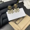 Marque lettre boucles d'oreilles emballage sacs avec boîte dames fête anniversaire anniversaire boucles d'oreilles fille Date boucles d'oreilles Designer boucles d'oreilles