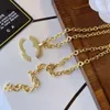 Hochwertige Luxus-Halskette mit Anhänger für Frauen, bezauberndes, elegantes Geschenk mit Box, 18 Karat vergoldet, Boutique-Schmuck, Modestil-Designer-Halskette