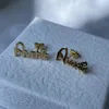 Hoop Huggie Duoying Custom Name Earring Stud와 함께 하트 개인화 된 18K 골드 문자 명판 스터드 어린이를위한 SASINLESS Steel Jewelry 231208