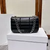 Bolso de lujo personalizado de diseño superior, bolso de mujer 2023, bolso cruzado con cadena de cuero y oro, bolso de hombro de piel de oveja de cuero y mezclilla de 24 cm