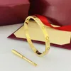 Tennisarmband Luxury Armband Men Armband Women Armband Valentines Day 18K Gold Plated Armband för rörelsesjuka armbandpärlor Uqep