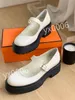 Casual skor kvinnor reser läder snörning sneaker cowhide lady flat designer löpande tränare bokstäver kvinna sko sneakers storlek 35-40 kx231012