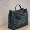 Épaule Botegas Sac à main Venetas Seau Andiamo Tissé Dames Panier Sacs Petite Cassette Classique Tote Designer Sac Bandoulière Eau 2023 Nouvelle Femme Njcz