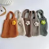 Boodschappentassen Winter Vrouw Gebreide Handtas Handgemaakte Gehaakte Kawaii Bloemen Mobiele Telefoon Tas Tote Woon-werk Casual Polsbandje