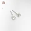 Orecchini a bottone in moissanite da 0,6 ct con certificazione Gra Vvs in oro giallo 18 carati con chiusura a vite per donna