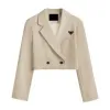 Giacca da donna firmata primavera 2024 Lettere Cappotto da abito di moda Casual Manica lunga Cappotti corti Protezione solare estiva Capispalla