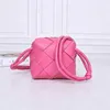 2024 Wallte Woven One Shoulder Crossbody Women Sheepskin European 및 American Fashion Bag