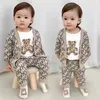 Clothing Sets 2023 Spring Autumn Baby Boys Girls Clothes Desginer Round Neck Cartoon T Shirt Tops Sport Pants 2pcs Set For Toddler 1 3 T 231207