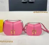 Bolsas de grife de grife feminino Bolsas de luxo de luxo Bolsas de bola de ombro clássicas Designer de bolsa de ombro em relevo Purse de tela famosa Totes Bag Presente