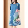 Party Dresses Loose Big Code Mother som bär en tunn klänning Kvinnlig 2023 Summer Peat Chinese Style Word kjol Kort ärm