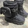 Nylonowe apres buty narciarskie czarna cholewka z wymiennym wyściełanym stosem wyściełanym Emaliowane metalowe botki gumowe pojedyncze projektant